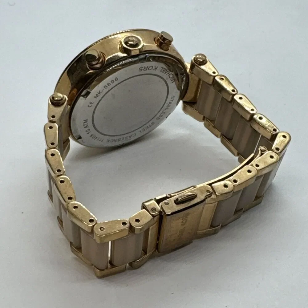 Michael Kors Parker MK5896 Women Rose Gold Analog Dial Quartz Wrist Watch JNA404